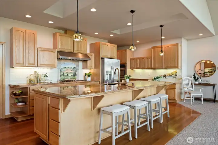 Open floorplan allows for optimal entertaining. Open floorplan allows for optimal entertaining.