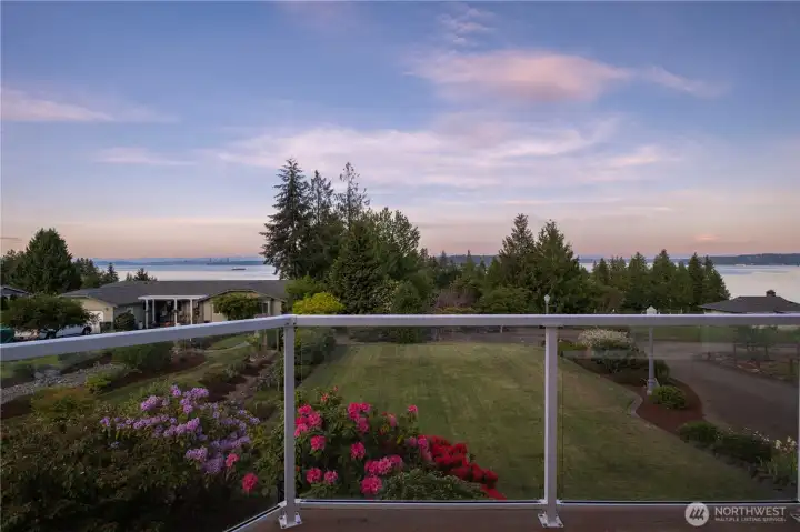 Beautifully landscaped all around. Beautifully landscaped all around.