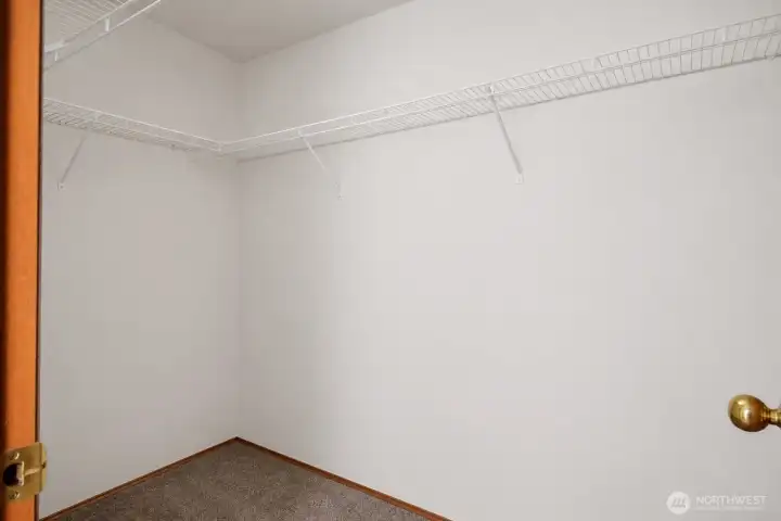 Walk-in closet Primart Walk-in closet Primart