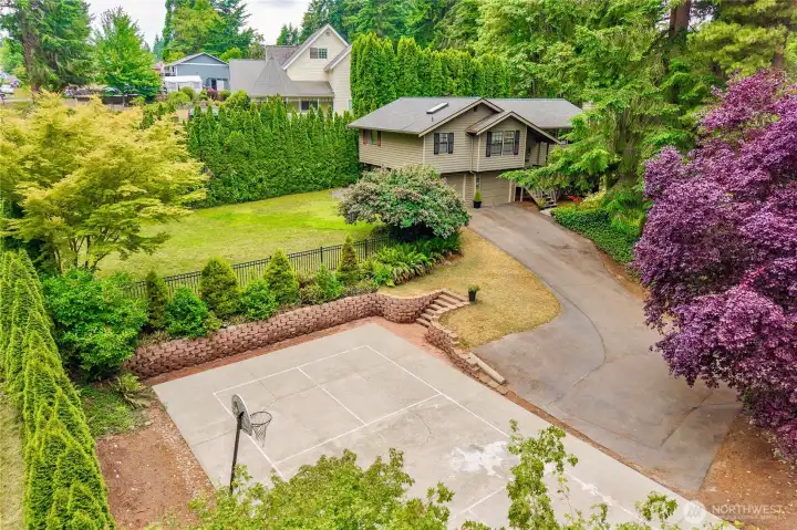 Such beautiful mature landscaping and fenced.
