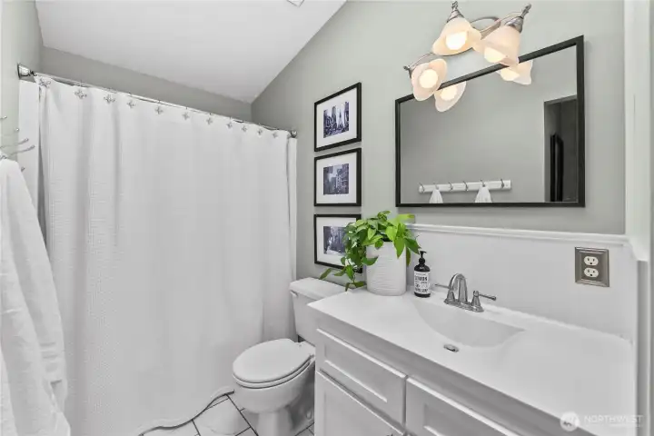 Main hall full bathroom.