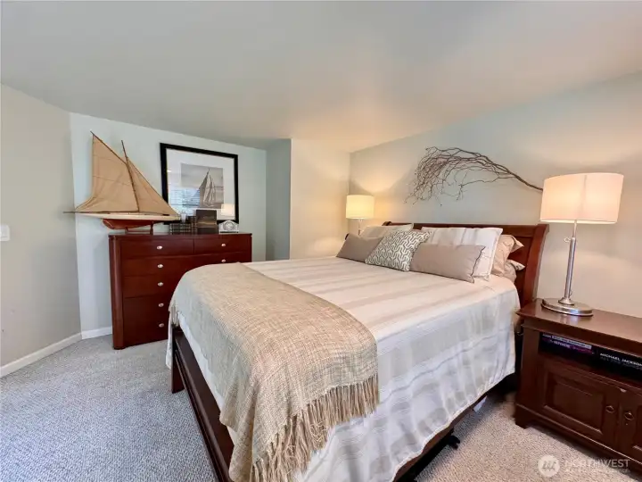 Dresser alcove.
