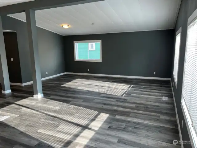 Huge living/dining area. Possibility of third bedroom too.