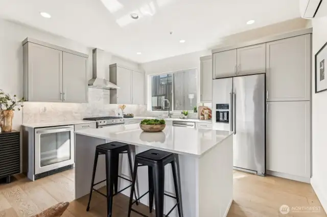 Chefs Kitchen with beautiful quartz island - perfect for brunch.