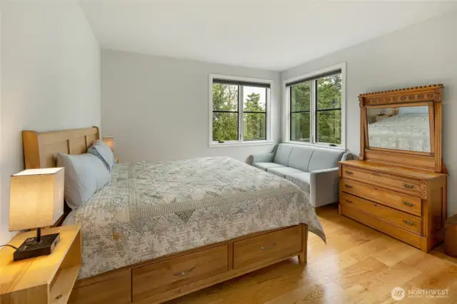 2nd floor bedroom