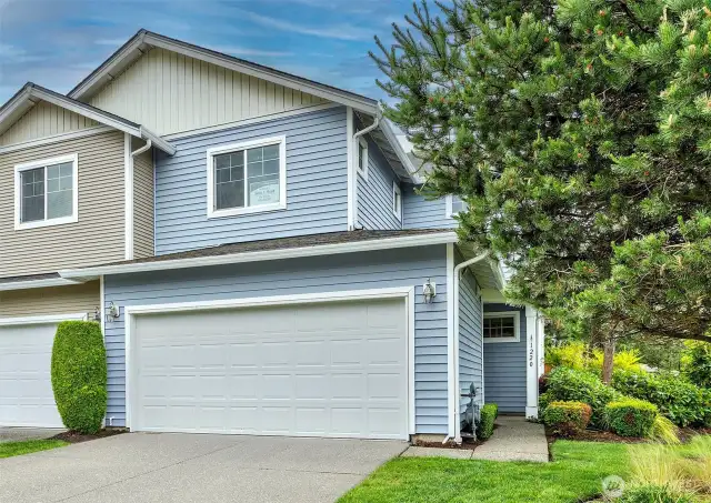 End unit townhome in convenient Trail Run community.