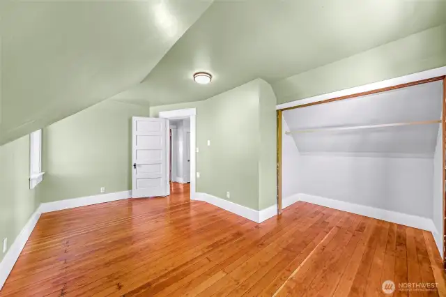 Large room with lots of hanging space in the closet.