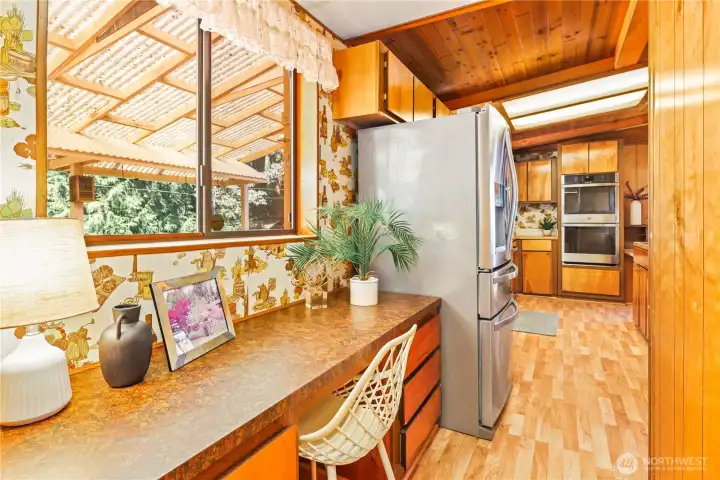 Built in desk off kitchen, study area or work from home.