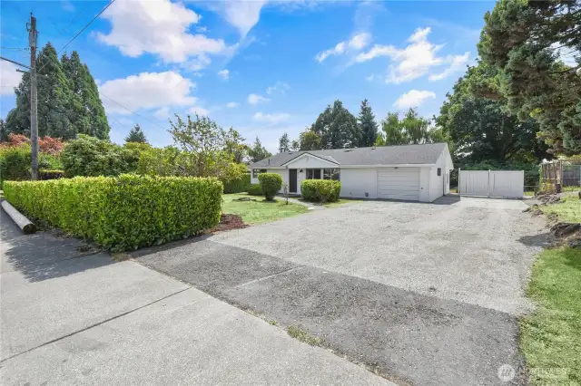 Wide driveway leads to RV Parking