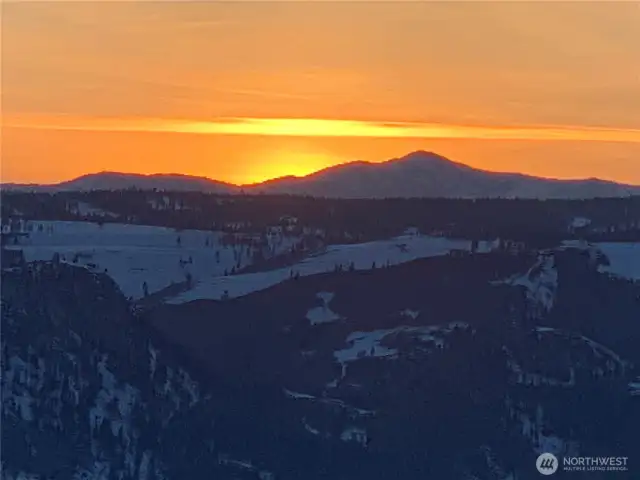 Nature's Canvas-Watch the sky transform into a masterpiece of colors from your own private retreat