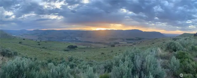 Gateway to the Columbia Plateau-Positioned perfectly for exploring the natural wonders of Eastern Washington