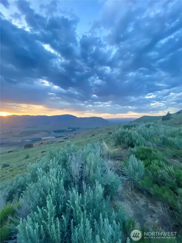 Endless Horizon-From the cabin’s vantage point, the land stretches wide—rolling hills and valleys converge in a panoramic dream. Breathe deeply and dream bigger here