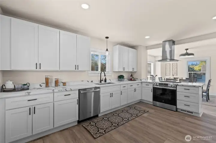 New counters, new cabinets, this kitchen is gorgeous