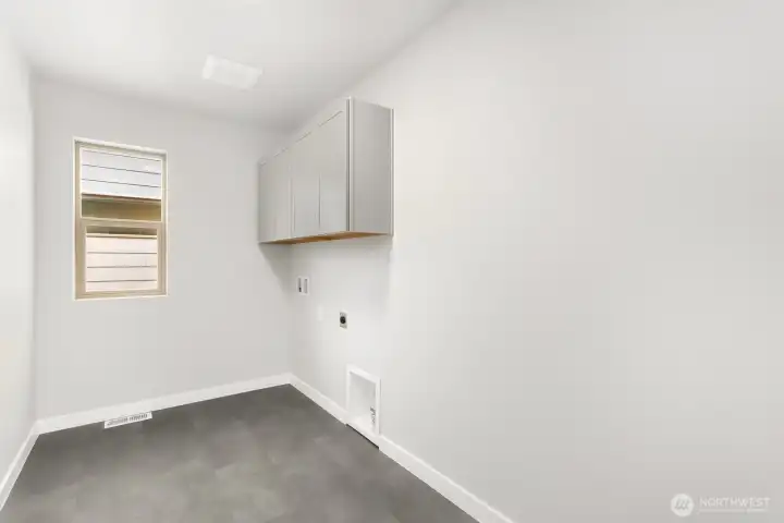 Photos are of another Chinook plan. Actual colors and finishes will vary. See site agents for details.