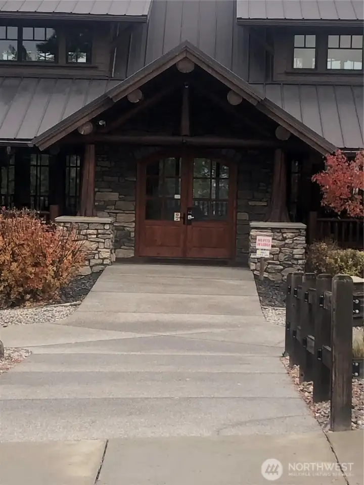 Yellowstone Style Lodge
