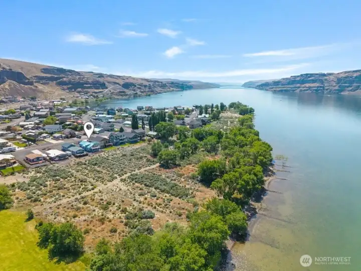 Aerial of house and Sunland looking towards the Vantage Bridge