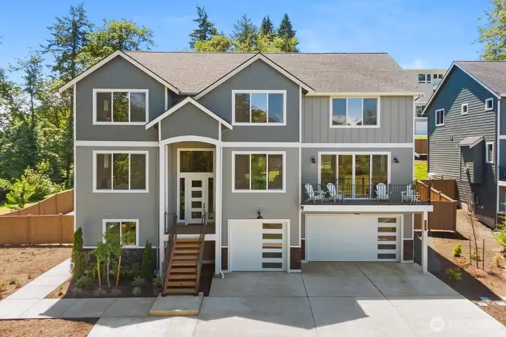 Photographs are for illustrative purposes only. Features, finishes, interior/exterior colors, landscaping and floorplan shown may vary from actual homes built