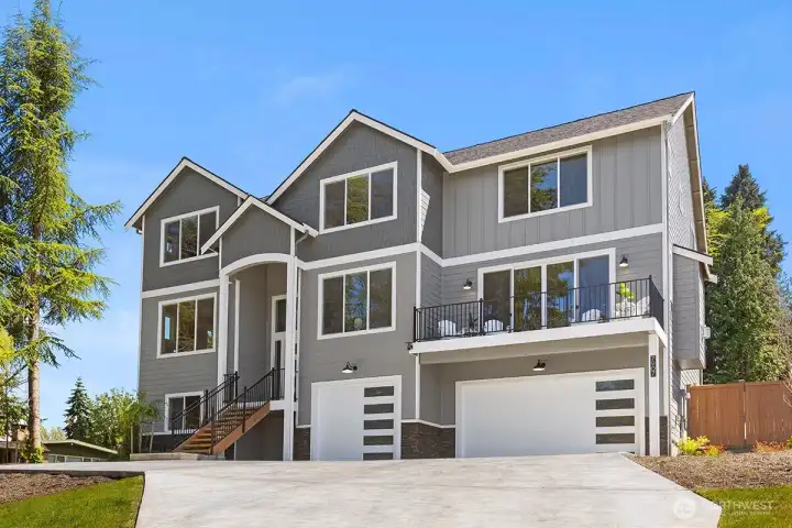 Photographs are for illustrative purposes only. Features, finishes, interior/exterior colors, landscaping and floorplan shown may vary from actual homes built