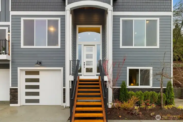 Photographs are for illustrative purposes only. Features, finishes, interior/exterior colors, landscaping and floorplan shown may vary from actual homes built