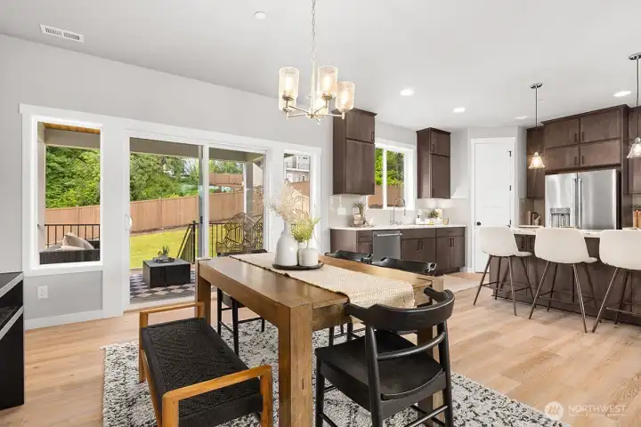 Photographs are for illustrative purposes only. Features, finishes, interior/exterior colors, landscaping and floorplan shown may vary from actual homes built
