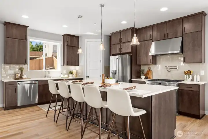 Photographs are for illustrative purposes only. Features, finishes, interior/exterior colors, landscaping and floorplan shown may vary from actual homes built
