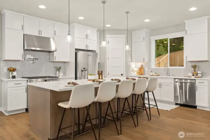 Photographs are for illustrative purposes only. Features, finishes, interior/exterior colors, landscaping and floorplan shown may vary from actual homes built