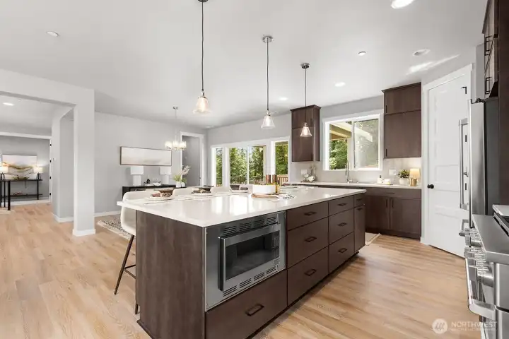 Photographs are for illustrative purposes only. Features, finishes, interior/exterior colors, landscaping and floorplan shown may vary from actual homes built