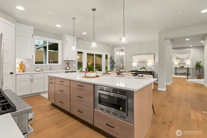 Photographs are for illustrative purposes only. Features, finishes, interior/exterior colors, landscaping and floorplan shown may vary from actual homes built