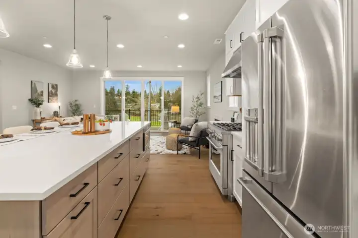 Photographs are for illustrative purposes only. Features, finishes, interior/exterior colors, landscaping and floorplan shown may vary from actual homes built