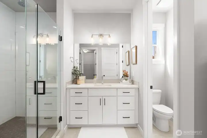 Photographs are for illustrative purposes only. Features, finishes, interior/exterior colors, landscaping and floorplan shown may vary from actual homes built
