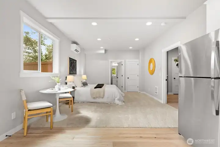 Photographs are for illustrative purposes only. Features, finishes, interior/exterior colors, landscaping and floorplan shown may vary from actual homes built
