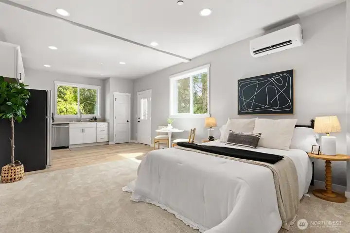 Photographs are for illustrative purposes only. Features, finishes, interior/exterior colors, landscaping and floorplan shown may vary from actual homes built