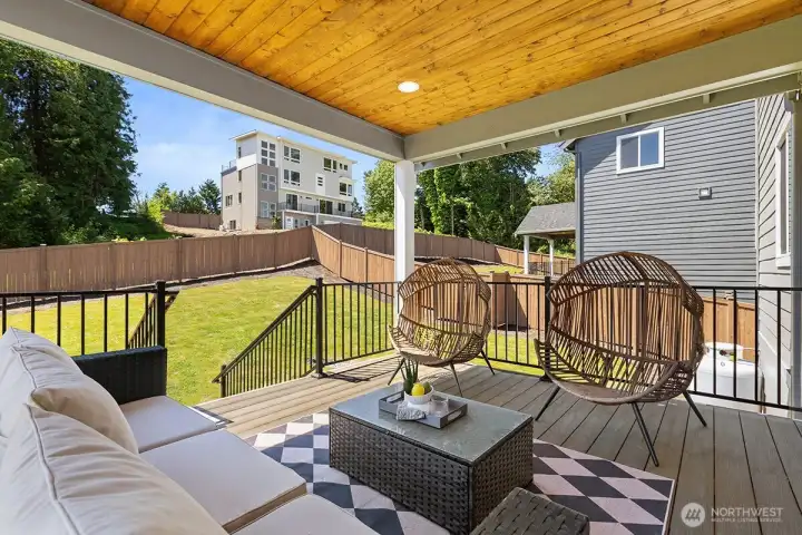 Photographs are for illustrative purposes only. Features, finishes, interior/exterior colors, landscaping and floorplan shown may vary from actual homes built