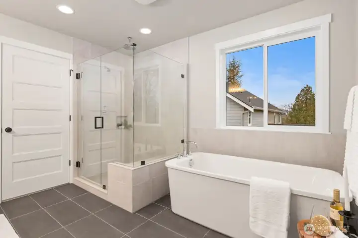 Photographs are for illustrative purposes only. Features, finishes, interior/exterior colors, landscaping and floorplan shown may vary from actual homes built