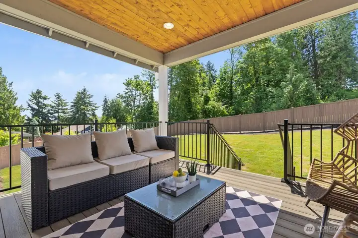 Photographs are for illustrative purposes only. Features, finishes, interior/exterior colors, landscaping and floorplan shown may vary from actual homes built