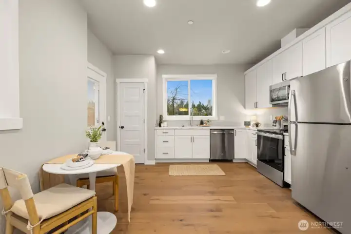 Photographs are for illustrative purposes only. Features, finishes, interior/exterior colors, landscaping and floorplan shown may vary from actual homes built