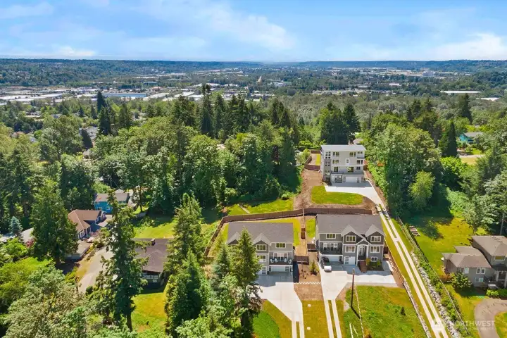Photographs are for illustrative purposes only. Features, finishes, interior/exterior colors, landscaping and floorplan shown may vary from actual homes built