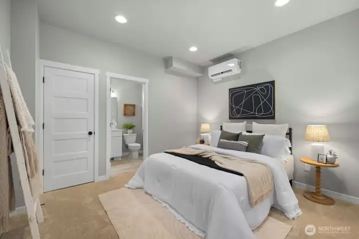 Photographs are for illustrative purposes only. Features, finishes, interior/exterior colors, landscaping and floorplan shown may vary from actual homes built