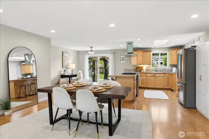 This home is an entertainers dream with ample space to move around.