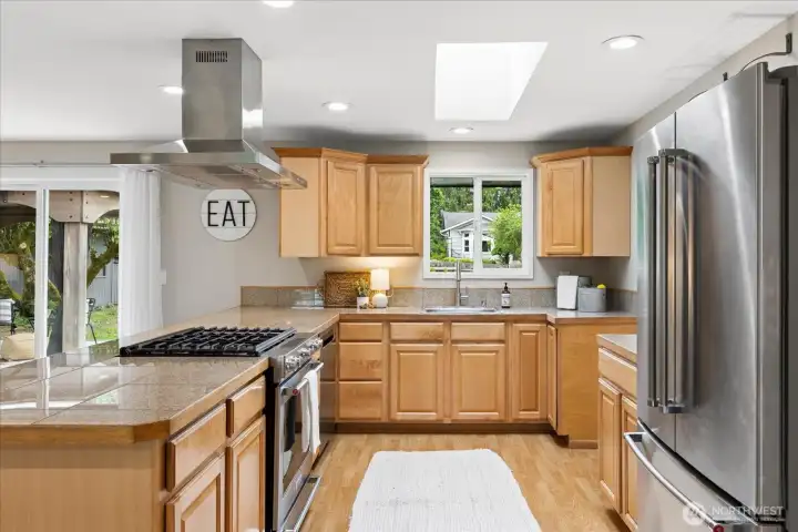 Home features quality appliance included a terrific gas range.