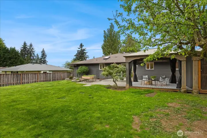 Just look at this fantastic yard!
