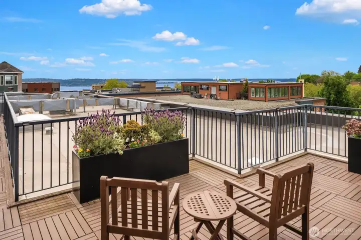 A great place to entertain, lovingly tended by the condo community. A great place to entertain, lovingly tended by the condo community.