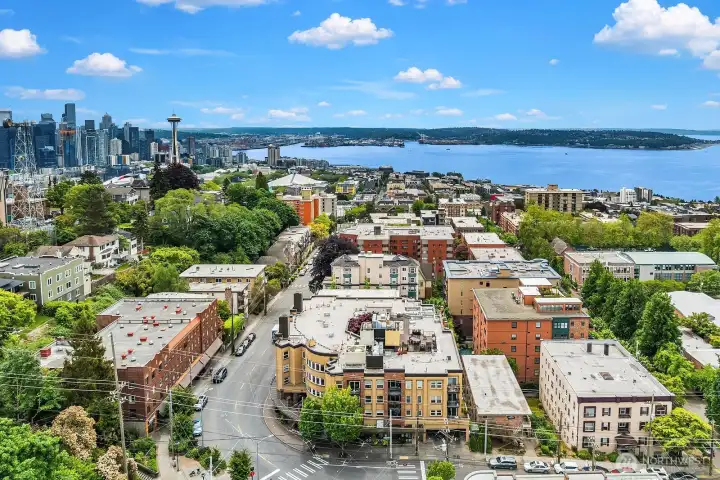 The perfect location for a peaceful yet central city live. The perfect location for a peaceful yet central city live.