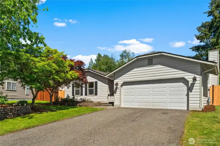 Tucked into a quiet cul-de-sac and backed by a peaceful tributary creek, this beautiful single-story home offers privacy, comfort, and an ideal location within a sought-after golf course community Tucked into a quiet cul-de-sac and backed by a peaceful tributary creek, this beautiful single-story home offers privacy, comfort, and an ideal location within a sought-after golf course community