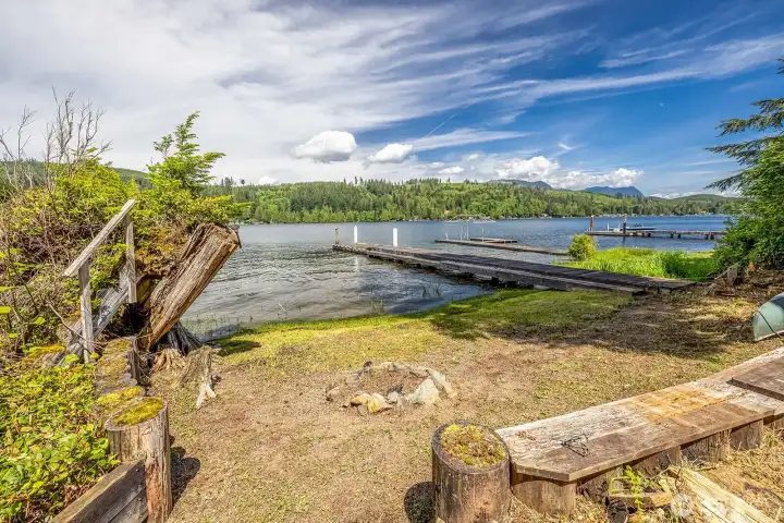 Lakefront beach with fire-pit and built-in seating