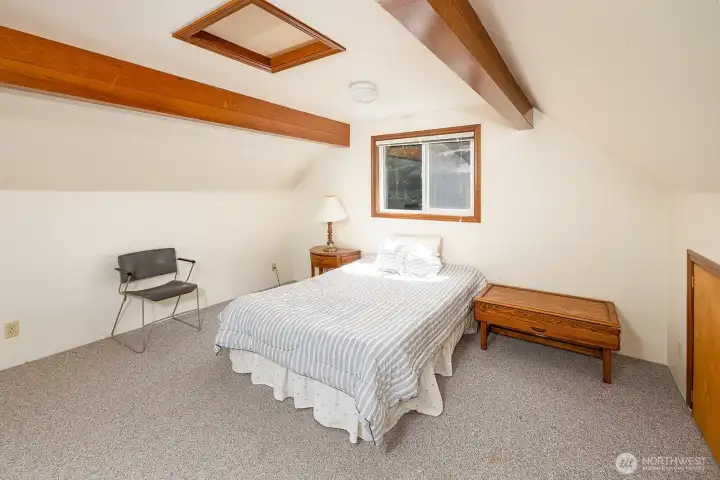 Loft with storage- great for hosting.