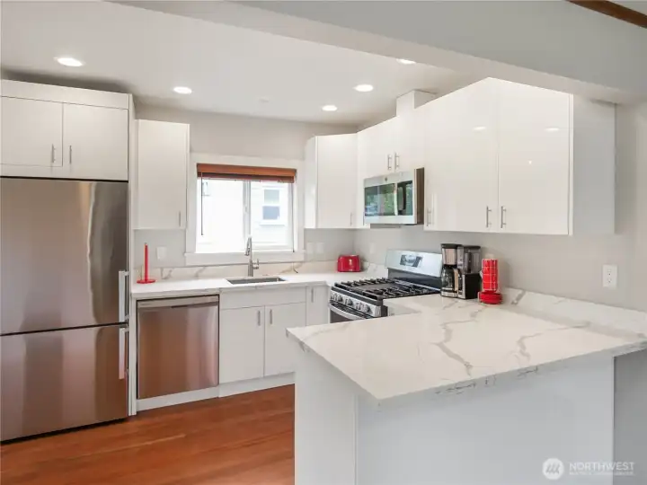 Updated kitchen features stainless steel appliances, granite counter tops. Updated kitchen features stainless steel appliances, granite counter tops.