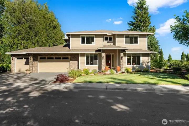 Welcome home to a thoughtfully designed exterior with attractive landscaping and a covered front entry. Welcome home to a thoughtfully designed exterior with attractive landscaping and a covered front entry.