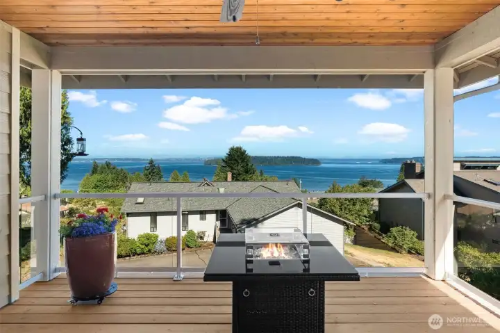 Take in views of Mt Rainier, the Seattle City Skyline, and the Puget Sound! Take in views of Mt Rainier, the Seattle City Skyline, and the Puget Sound!