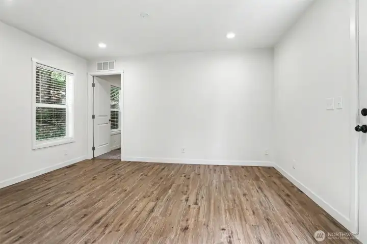 Living space without virtual staging Living space without virtual staging